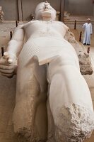Ägypten, Gizeh, nahe Kairo, Statue von Ramses II, kolossal