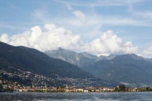 Blick auf den Lago Maggiore und Ascona, Tessin, Schweiz