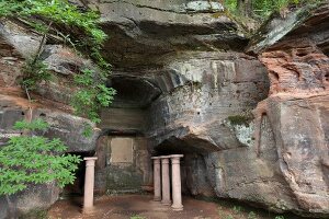 Saarland, Saarbrücken, am Halberg, Mithrashöhle