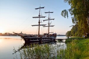 Polen: Ermland-Masuren, Mikolajki, Masurische Seenplatte, Chopin