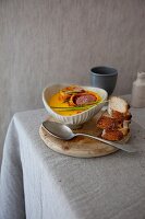 Kürbis-Kartoffel-Suppe mit Lammfilet