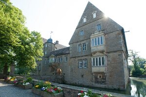 Wasserschloss Hülsede, Brücke, Burgtor