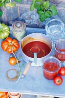 Tomatenkonfitüre mit Vanille zubereiten