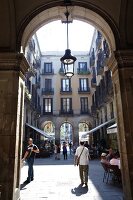 Barcelona, Zugang zum Plaça Reial Touristen