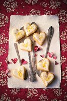 Lemon hearts with spoons