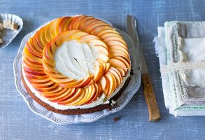 Nectarine cake with mascarpone