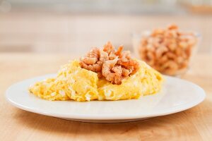 Scrambled eggs with North Sea shrimps