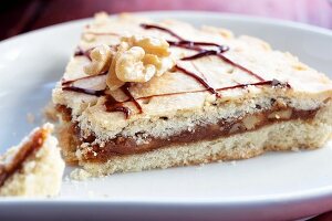 Engadiner Nusstorte (shortbread pie with caramel and walnuts)
