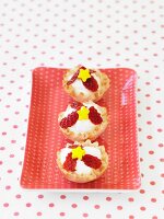 Mini Fruit Tarts with Strawberries and Stars