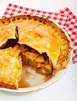 Apple pie, partly sliced