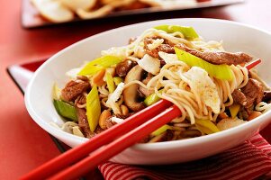 Noodles with beef and shiitake mushrooms (Asia)