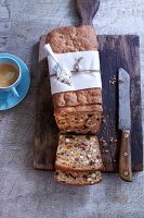 Früchtebrot mit Nüssen und getrockneten Früchten