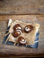 Homemade confectionery: marzipan snails