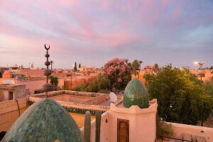 Sonnenuntergang über den Dächern von Marrakesch, Marokko