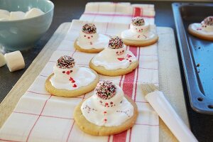 Snowmen biscuits made from shortbread with marshmallows