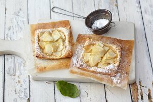 Puff pastry apple tarts