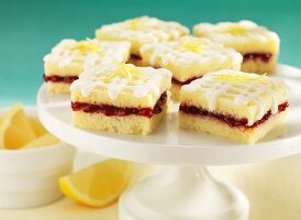 Lemon slices with raspberry jam