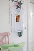 DIY – a long T-shirt with a cat print