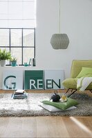 DIY-Dreiteiler mit Schrift 'Green' als Wanddeko