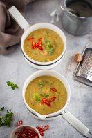 Vegetable soup with chilli rings