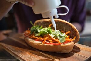 Banh mi (Sandwich mit Karotten und Koriander, Vietnam)