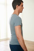 Basic position (Yubeishi, Qigong), relaxing the back