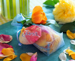 Pink (Rose), petals in organza bags