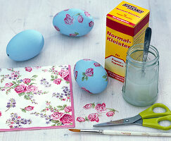 Easter eggs with napkin technique (1/2)