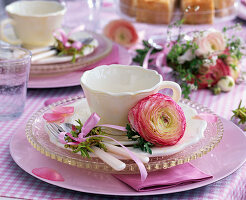 Table decoration with ranunculus