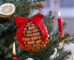 Christmas tree balls homemade from spices (4/4)