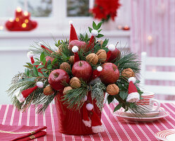 Bouquet with Malus (apples), Juglans (walnut), Pinus (pine)