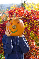 Make funny pumpkin head