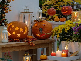 Halloween pumpkins tinker with kids