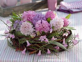 Wreath of twigs and hyacinths