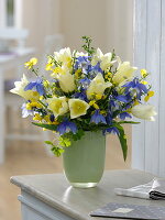 Blue-yellow spring bouquet: Aquilegia (columbine), Tulipa