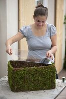 Make your own wire and moss planter box (6/10)