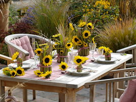 Tischdeko mit Sonnenblumen und Riesenknöterich