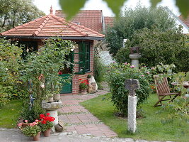 Künstlergarten: Gartenhaus