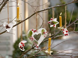 Selbstgemachter Baumschmuck für draußen