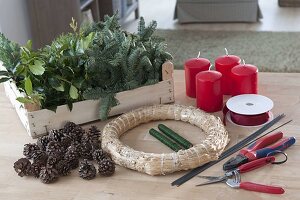 Mixed Advent wreath with red candles (1/10)