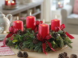 Mixed Advent wreath with red candles