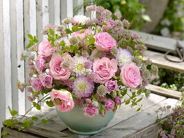 Pink bouquet with Dahlia (dahlias), Rosa 'Cream Gracia' (roses), Astrantia