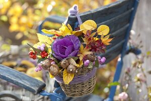 Autumn arrangement with Brassica, Symphoricarpos