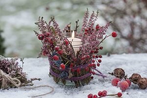 Autumn lantern with Calluna (broom heather), Rosa (rose hips)