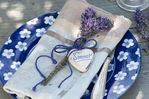 Lavender heart as napkin deco