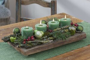 Schlichter Adventskranz aus Naturmaterialien