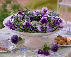 Wreath of jasmine vines with viola (4/4)