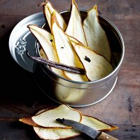 Home-dried pear slices with vanilla