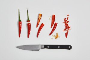 Deseeding and chopping chilli peppers (step by step)