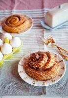 Cinnamon rolls with icing sugar